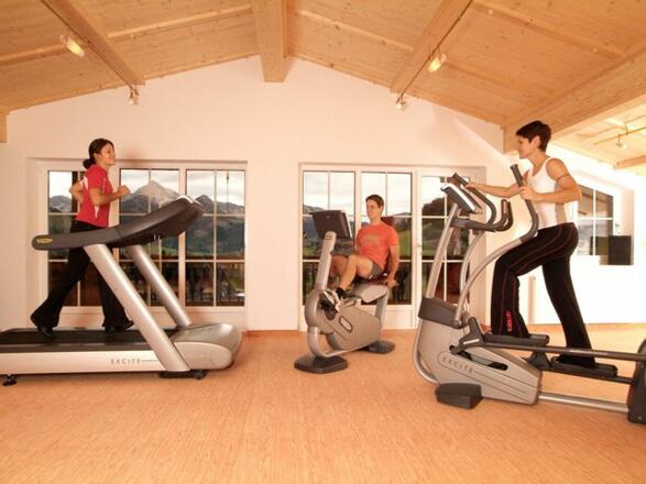 hotel-lumberger-hof-fitnessraum