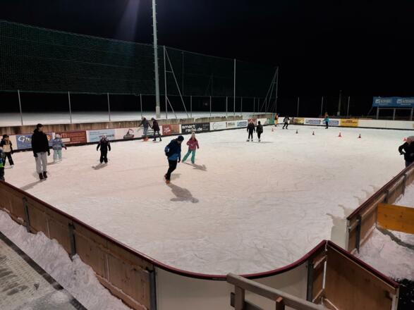 Eislaufplatz 8