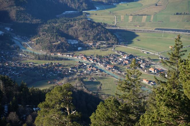 Eschenlohe in der Tiefe.