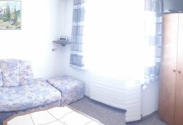 Küche, Sitzecke für mind. 4 Personen, ausziehbare Couch