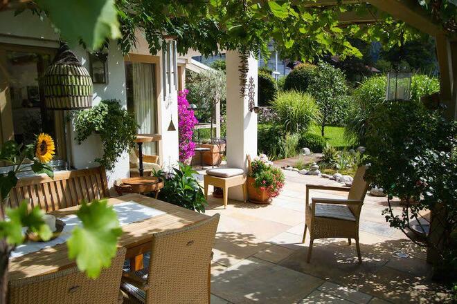 überdachte Terrasse