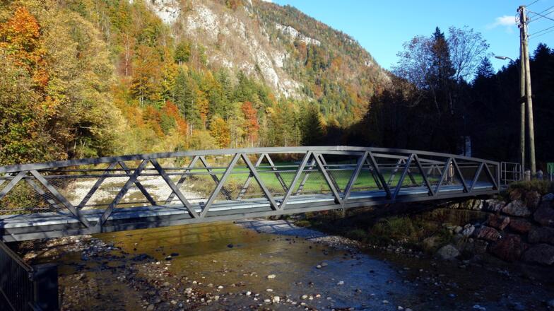 Fotogene Brücke über den Rindbach vorm Parkplatz 640m.