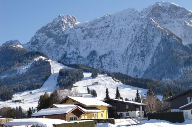 Blick auf den Karkogel und das Tennengebirge