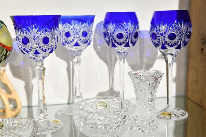 Blaue Kristallgläser Glas Schwarz