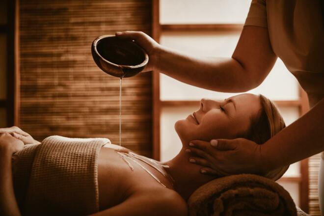 Wohltuende Anwendungen im Kristall SPA