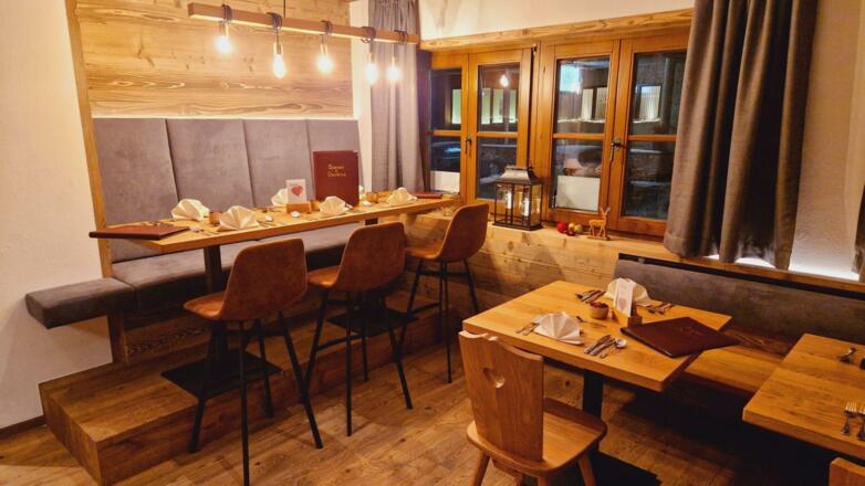 Gut essen und trinken: Weinstube Dachstein West