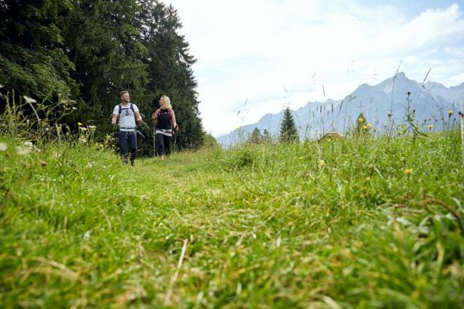 Wandern am Hochplateau Tschengla (c) Alex Kaiser -