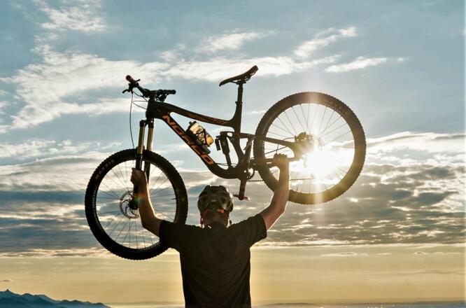 Radeln mit Abendstimmung