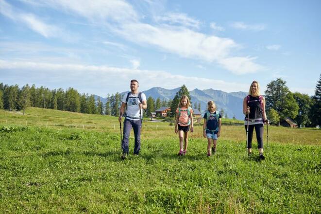Wandern am Hochplateau Tschengla (c) Alex Kaiser -