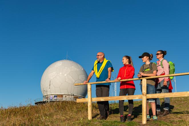 Radom Wasserkuppe mit Wanderern