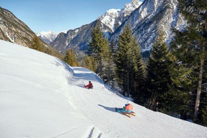 Rodelstrecke mit Ausblick im Brandnertal (c) Alex