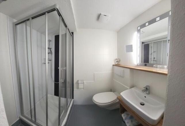 Bad 1 Ferienwohnung Tanne