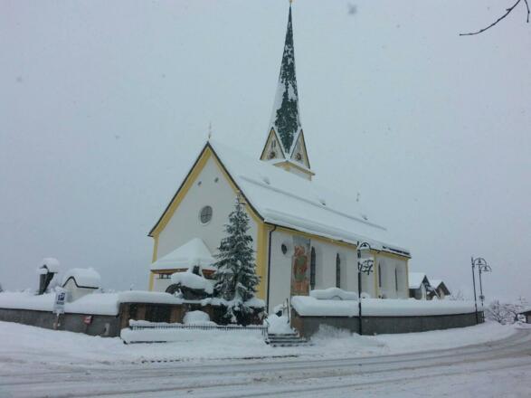 Kirche Brandenberg Winter