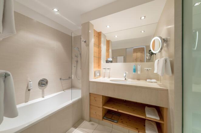 3-auszeit-hotel-aqua-dome-tirol-therme-laengenfeld