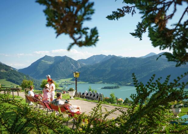 Blick von der Schliersbergalm auf den Schliersee