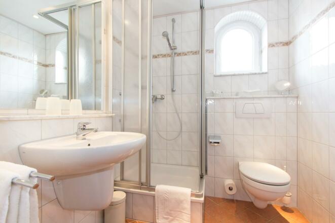 Gästehaus Hauterer Jörgl - Doppelzimmer Bad