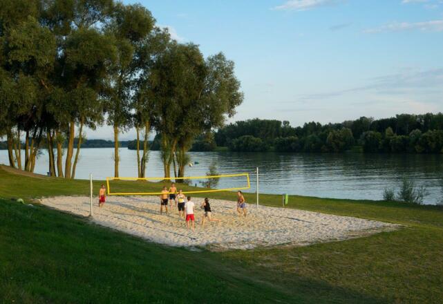 Beachvolleyball an der Donau