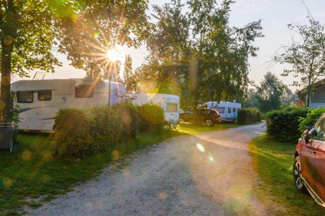 Stellplätze am Campingplatz