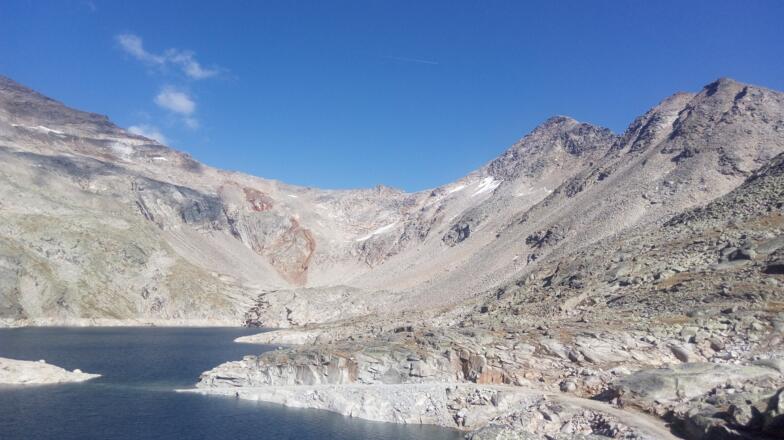 Der Goldzechkopf (rechts hinten) vom Zirmsee.