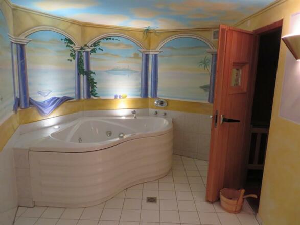 Whirlpool und Sauna