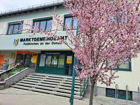 Eingang Tourismusbüro Feldkirchen an der Donau