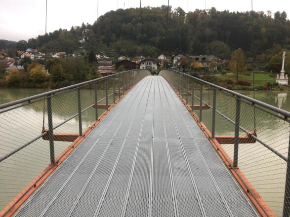 Blick über die Brücke