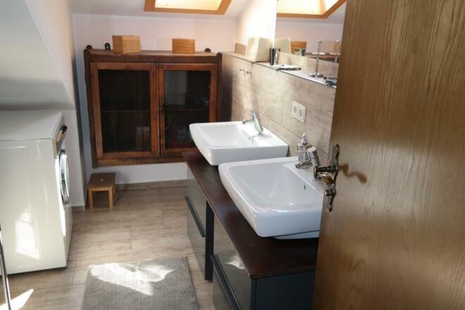 frisch renoviertes Badezimmer