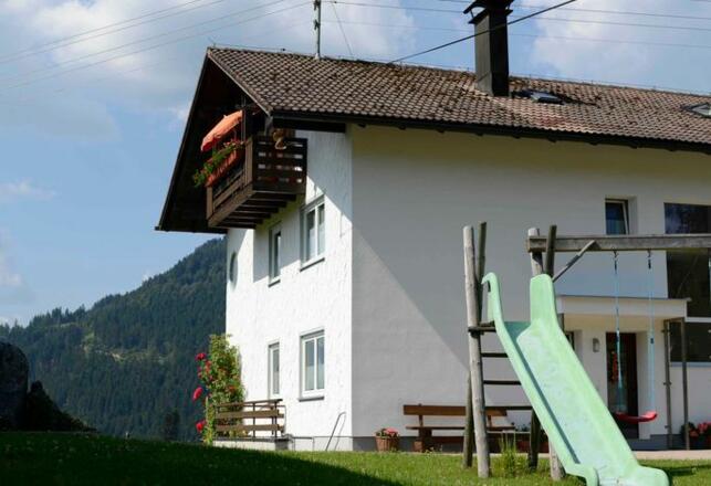 Aussenansicht im Sommer