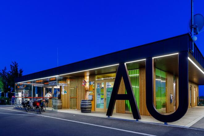 Rezeption, Bar, Gastgarten