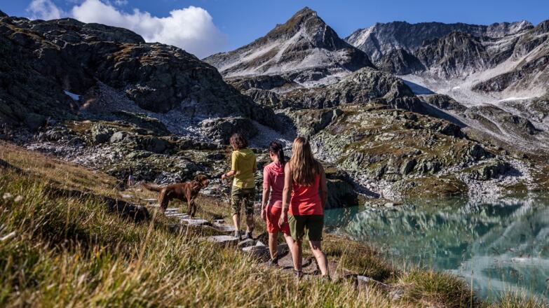 Wandern mit Bergpanorama
