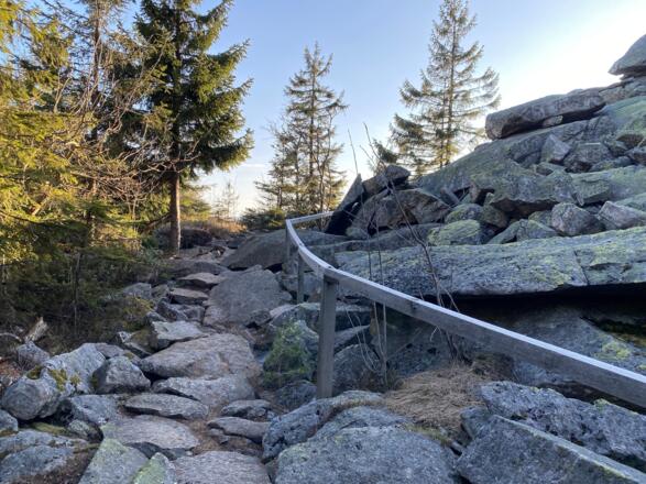 Weg zum Aussichtspunkt des Haberstein