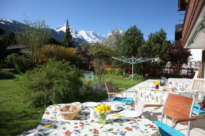 Frühstück auf der Terrasse