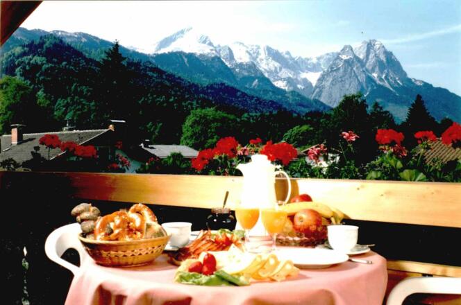 Frühstück am Balkon der Ferienwohnung Kramer