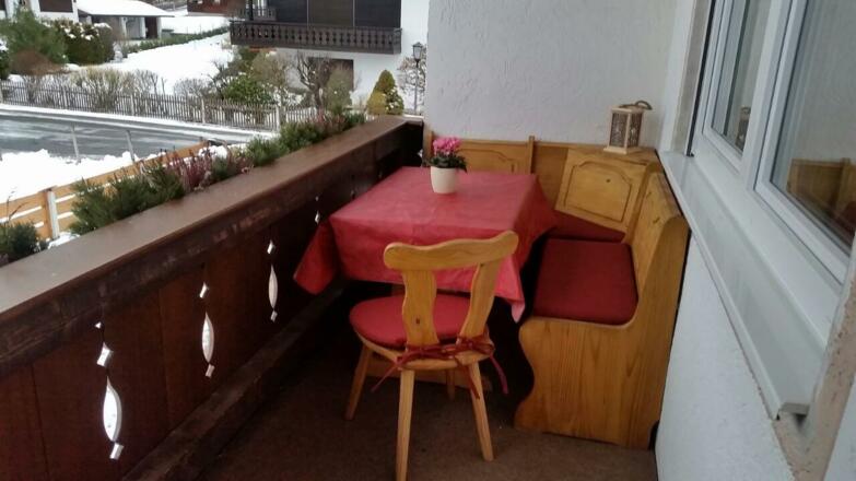 Der Balkon mit Blick auf das Zugspitzmassiv