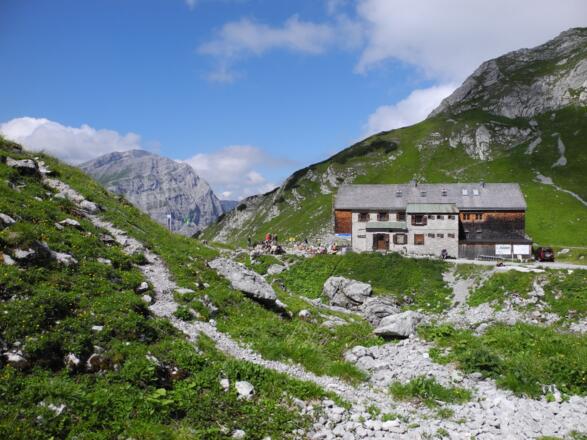 Die Lamsenjochhütte