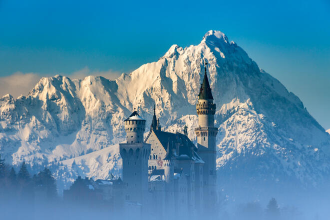 Schloss Neuschwanstein im Nebel.jpg