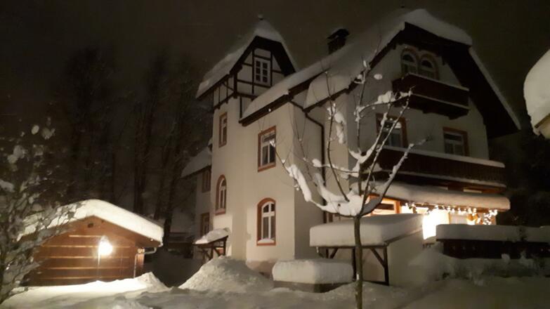 Ansicht bei Nacht/Winter