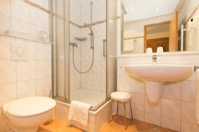 Gästehaus Hauterer Jörgl - Doppelzimmer Bad