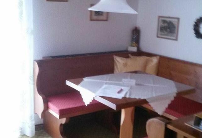 FeWo 65m² Gimpelblick- Wohnstube m. Zugang auf den Ostbalkon.
