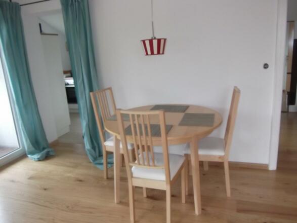 Essbereich im Wohn/Schlafzimmer 2