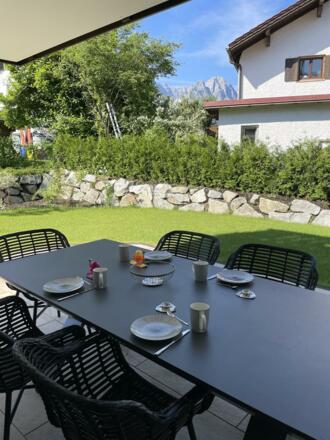 Terrassenblick zum Zugspitzmassiv