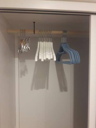 genügend Kleiderbügel