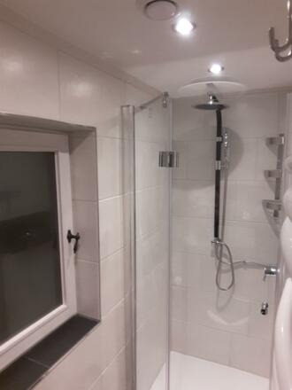 Dusche /WC m. Fenster