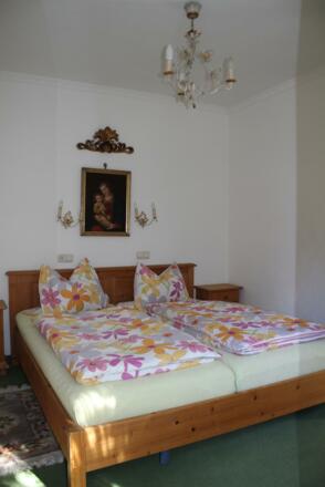 Wohnung 1 - Schlafzimmer
