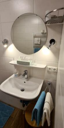 Frisch renoviertes Badezimmer