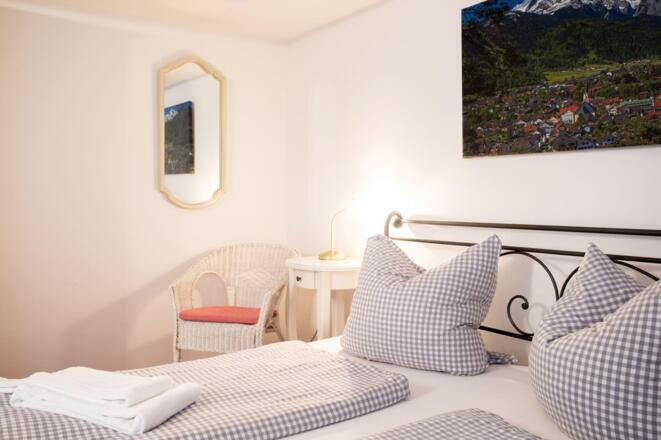 Schlafzimmer 1_3 im UG