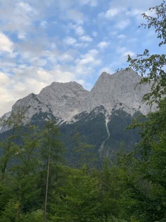 Blick von Grainau auf die Alspitze