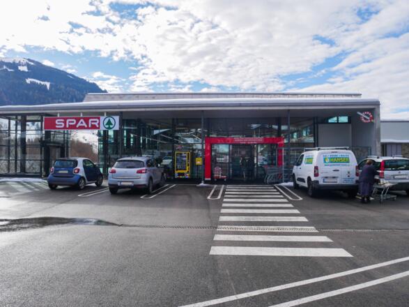 Spar Außenansicht Winter