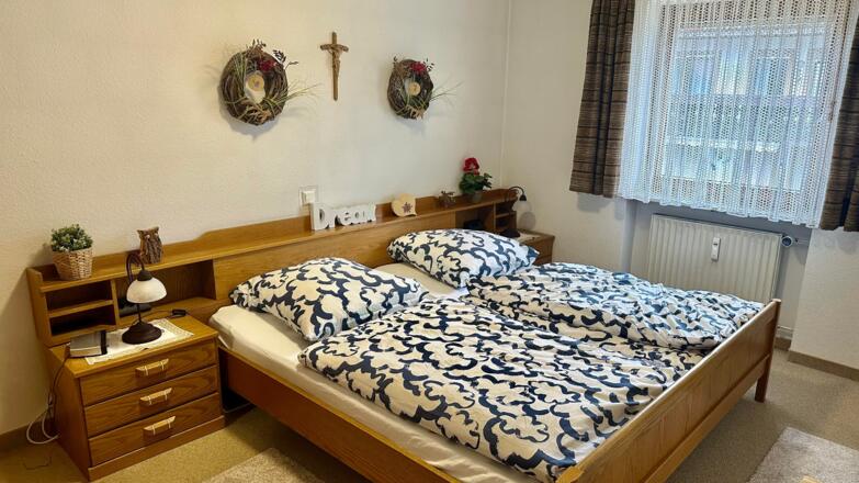 Schlafzimmer 01