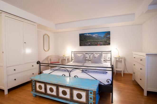 Schlafzimmer 1_1 im UG